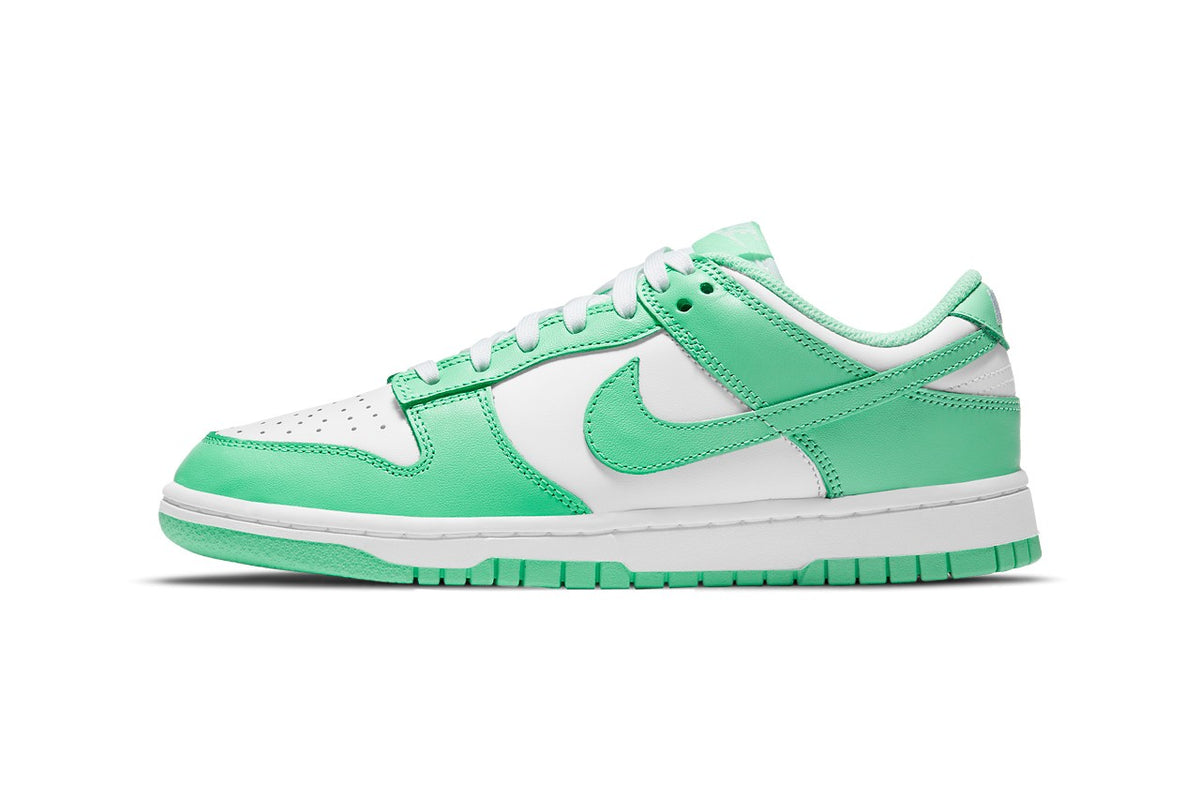 RAFFLE: WMNS NIKE DUNK LOW "GREEN GLOW"